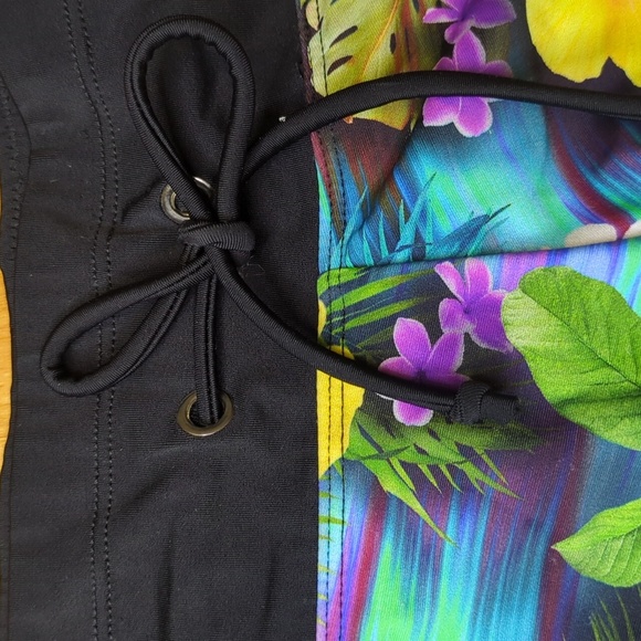 2/$25-Sporty Tropical Floral Swim Shorts - Black Trim Size 8 Quintsoul - Picture 4 of 8